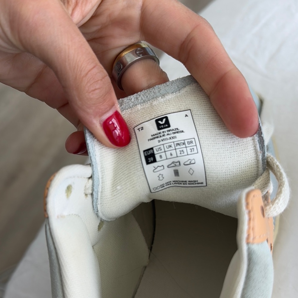 Veja Pastel High-Top Sneakers! Worn once, ships today - Picture 6 of 6